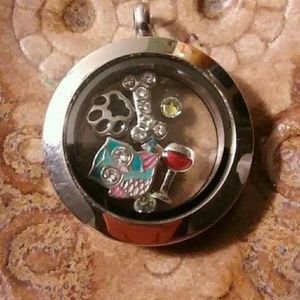 Origami Owl pendant with 8 charms